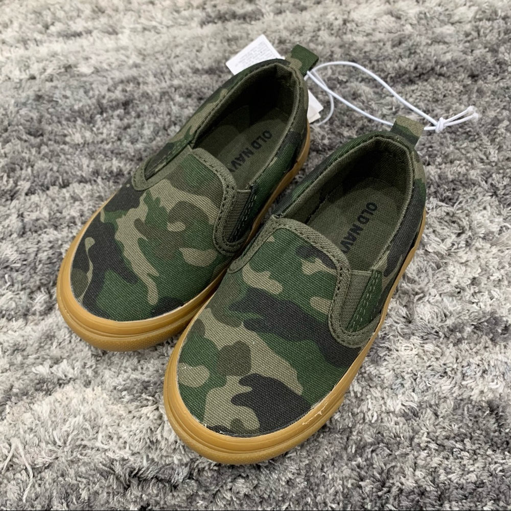 NWT Old Navy Toddler Shoes - 5